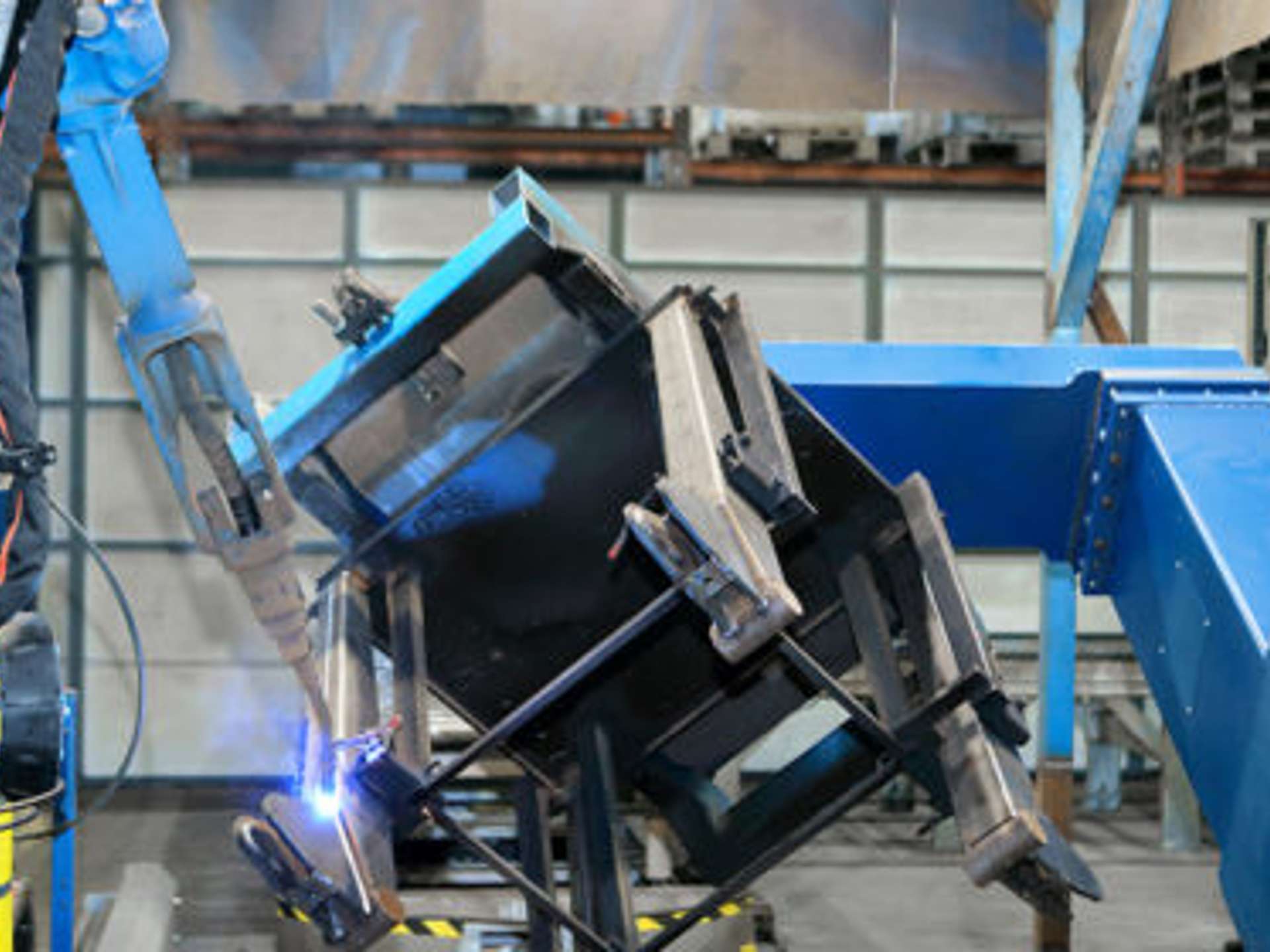 Robotic welding of a workpiece requires seamless collaboration