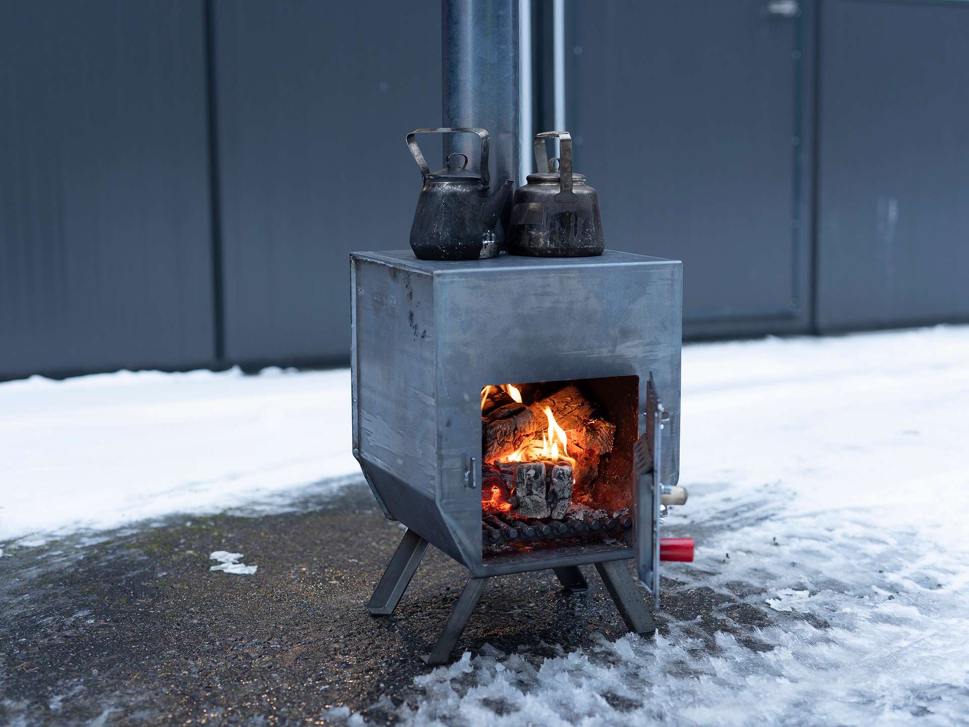 Kemppi welds stoves for Ukraine in cooperation with companies in the Lahti region