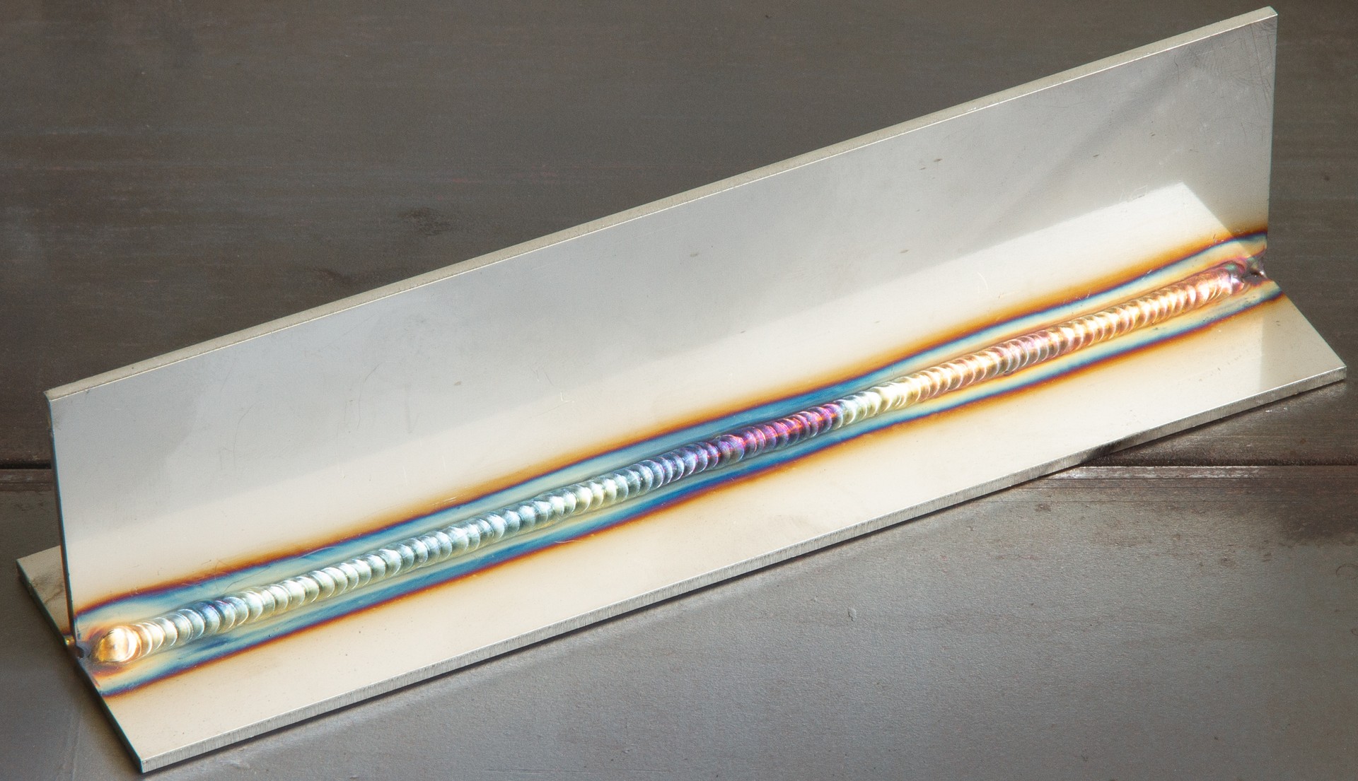 Figure 2. Double pulse TIG welded bottom weld 2.5 mm to acid-resistant steel (316L).