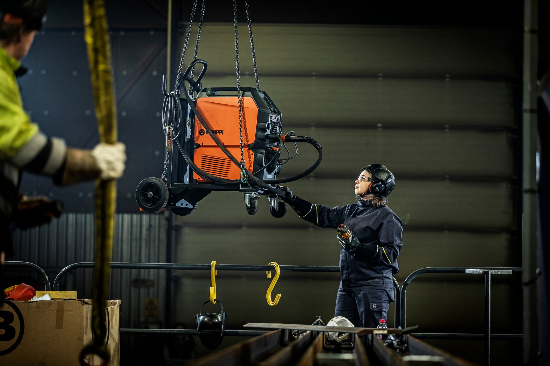 Proper lifting techniques keep you and your colleagues safe.