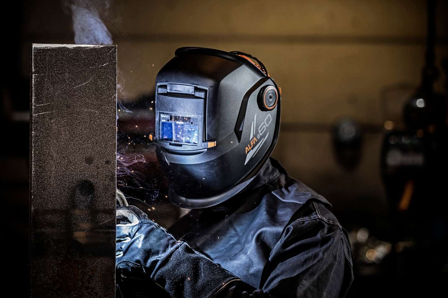 Auto-Darkening Filter (ADF)